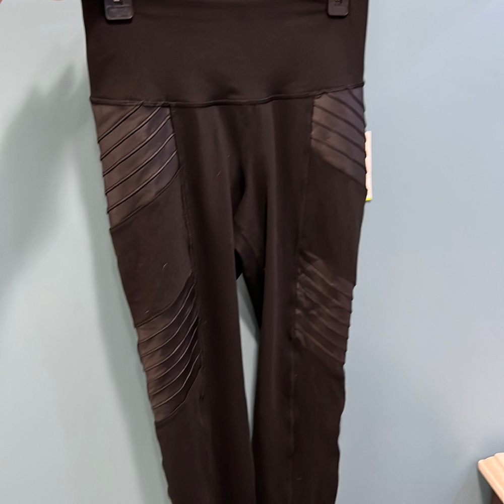 Black Old Navy active leggings